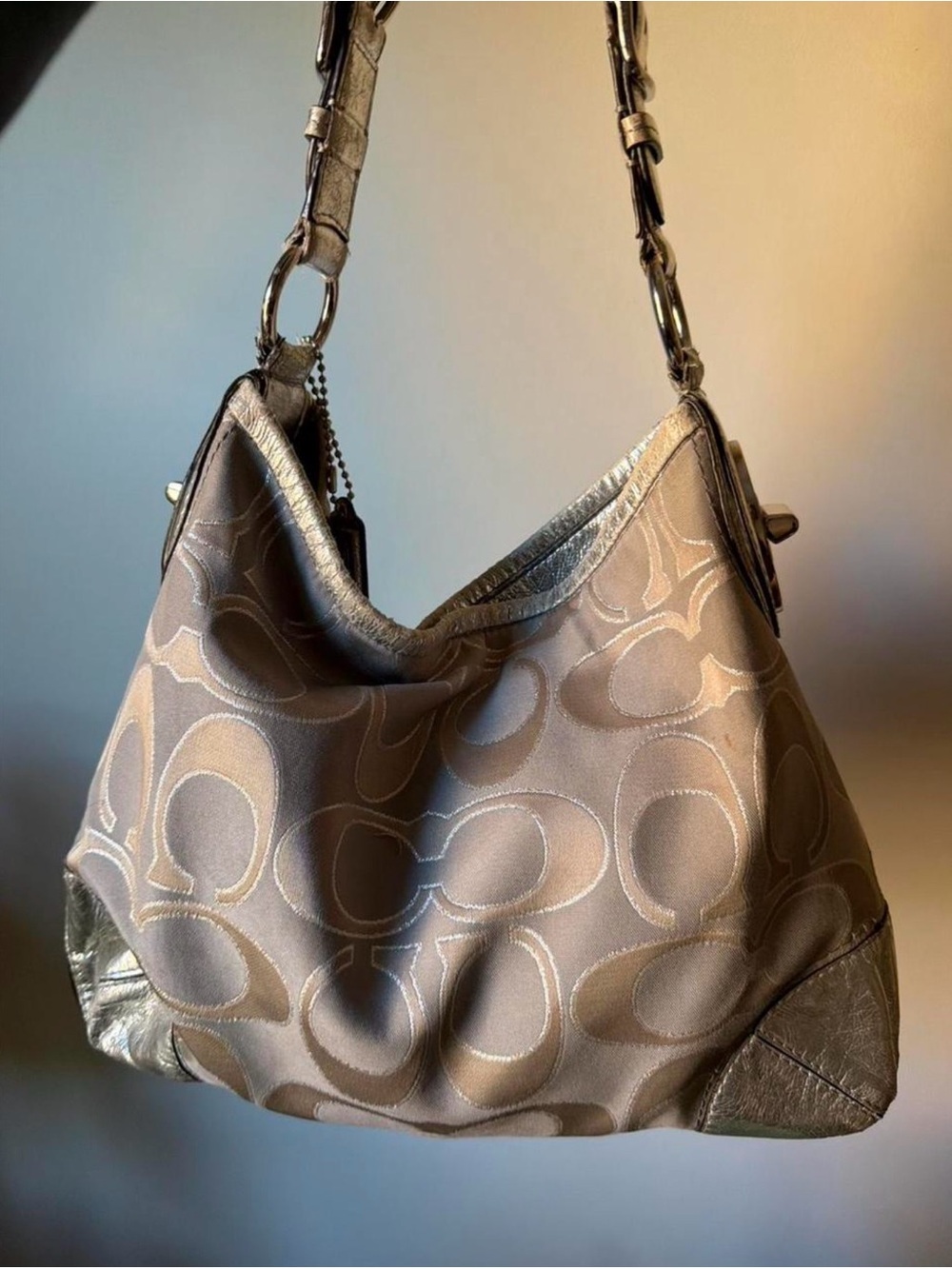 coach shoulder bag in silver and grey